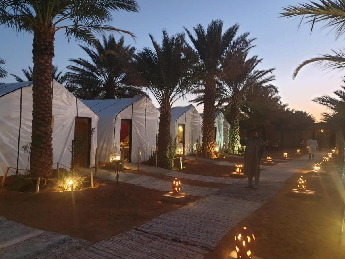 Auberge Sahara Garden Lac Yasmins ภายนอก รูปภาพ
