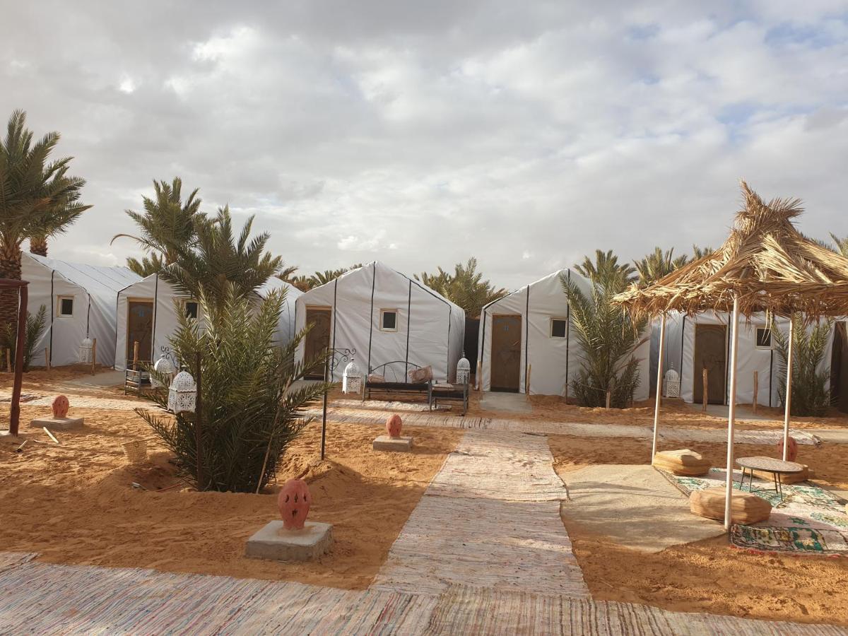 Auberge Sahara Garden Lac Yasmins ภายนอก รูปภาพ