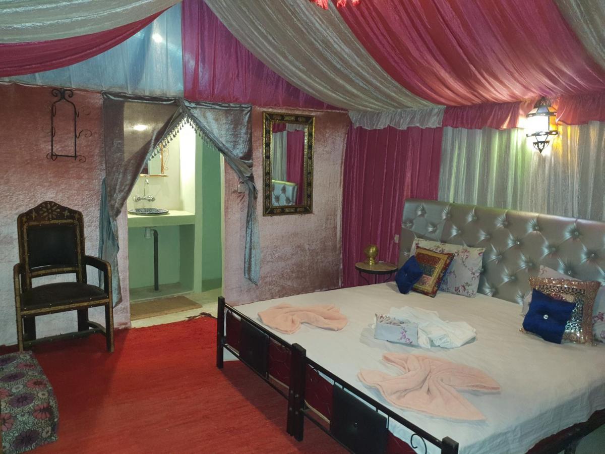 Auberge Sahara Garden Lac Yasmins ภายนอก รูปภาพ